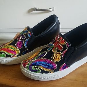 NWOT Wanted super fun slip ons